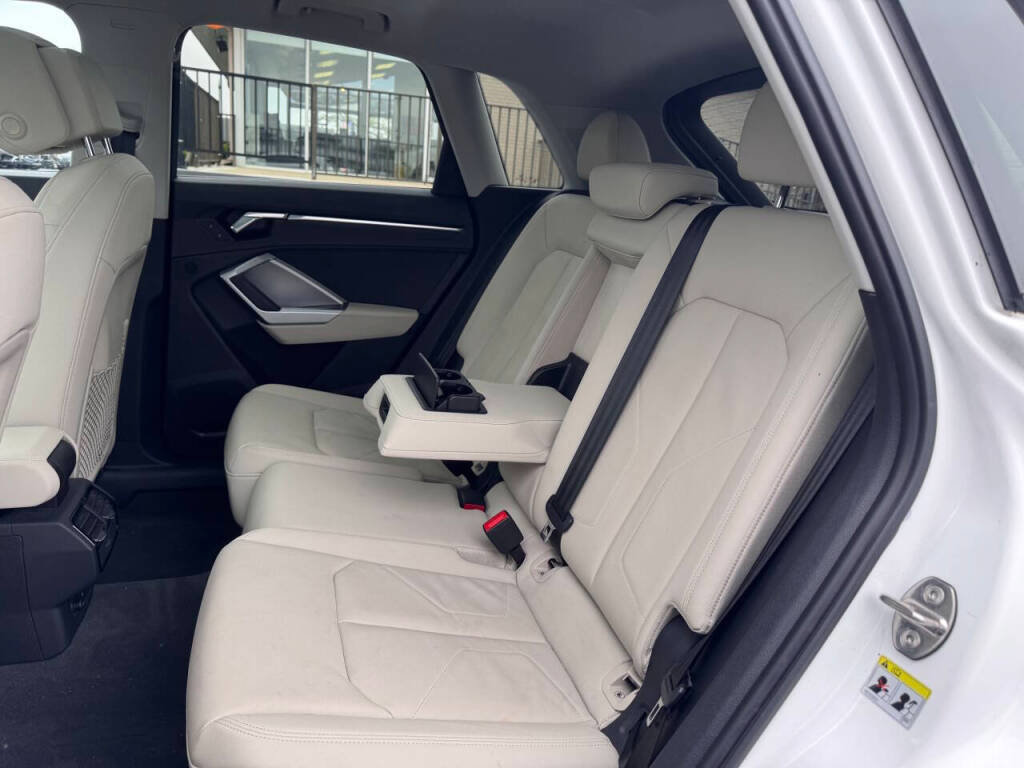 Used 2019 Audi Q3 2.0T Premium w/ Convenience Package image 6