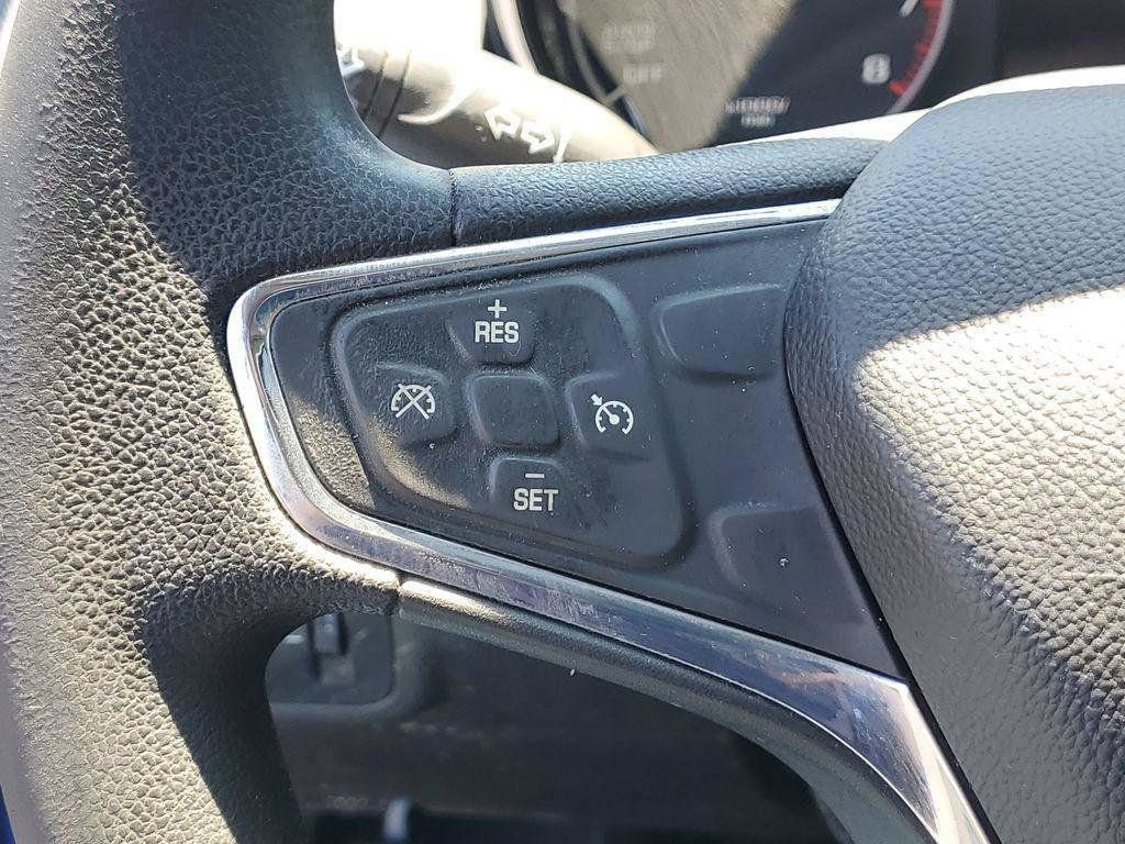Used 2019 Chevrolet Cruze LT w/ Sun And Sound Package FWD image 10