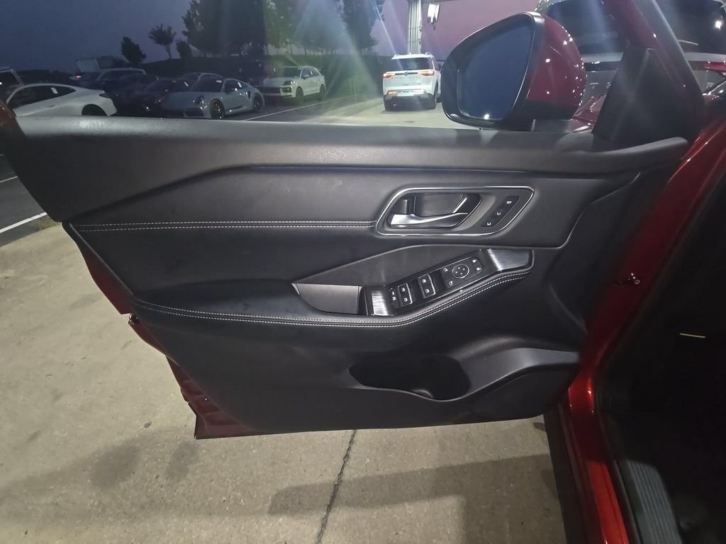 Certified 2026 Nissan Rogue Platinum w/ Platinum Premium Package AWD/4WD image 14