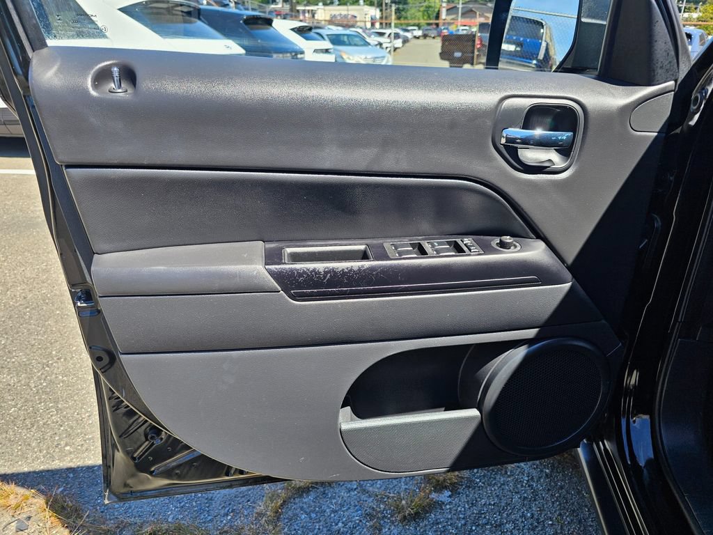 Used 2015 Jeep Patriot Sport w/ Power Value Group AWD/4WD image 22