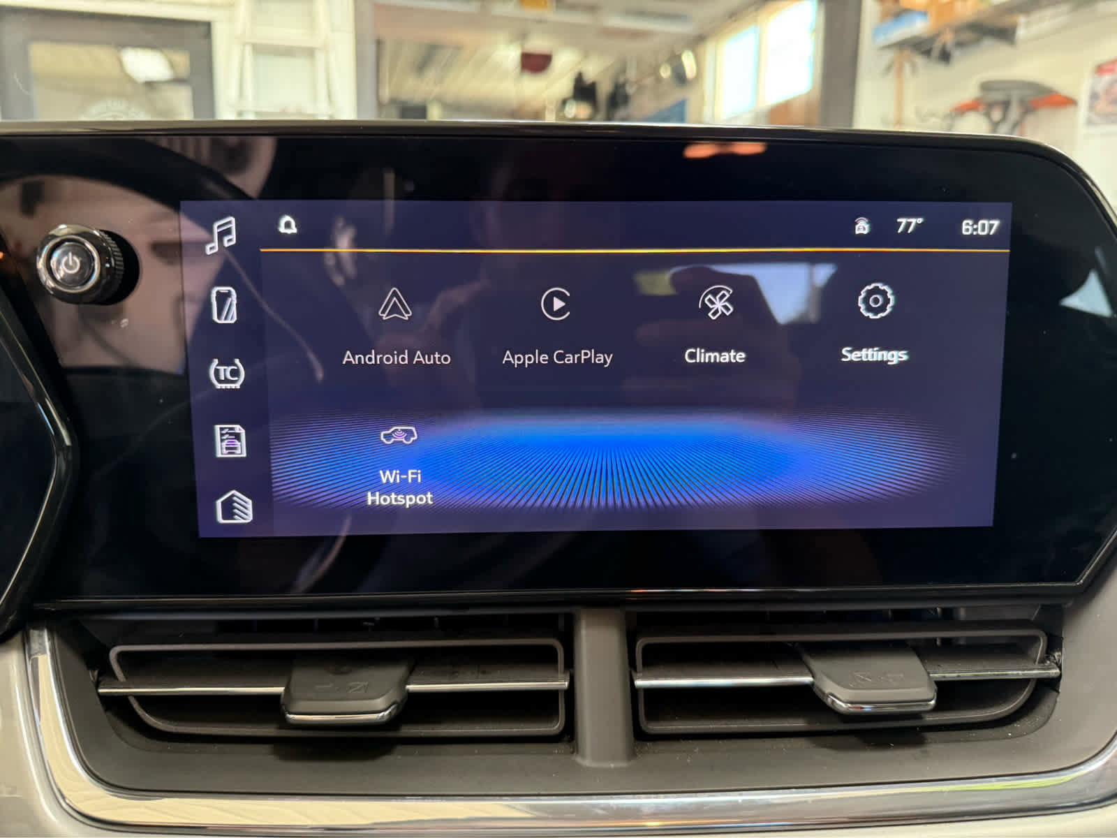 Used 2025 Chevrolet Trax LT w/ Driver Confidence Package image 16