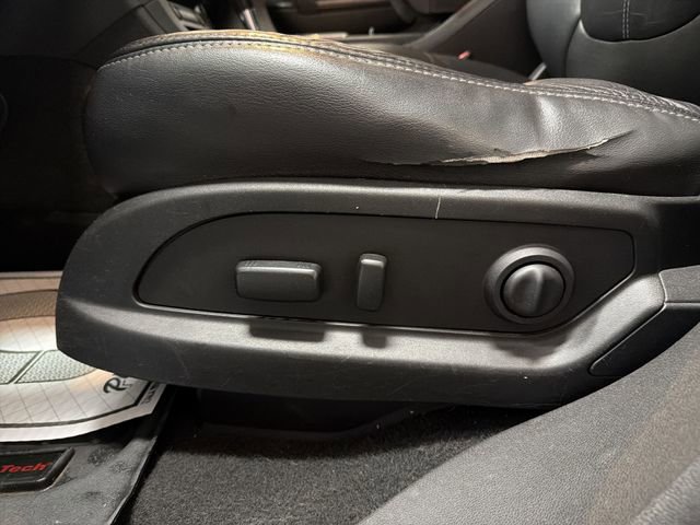 Used 2015 Chevrolet Traverse LT FWD image 12