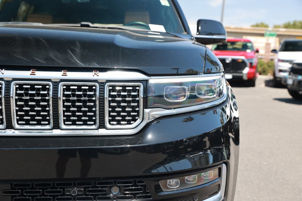 Used 2022 Jeep Grand Wagoneer Series III AWD/4WD image 5