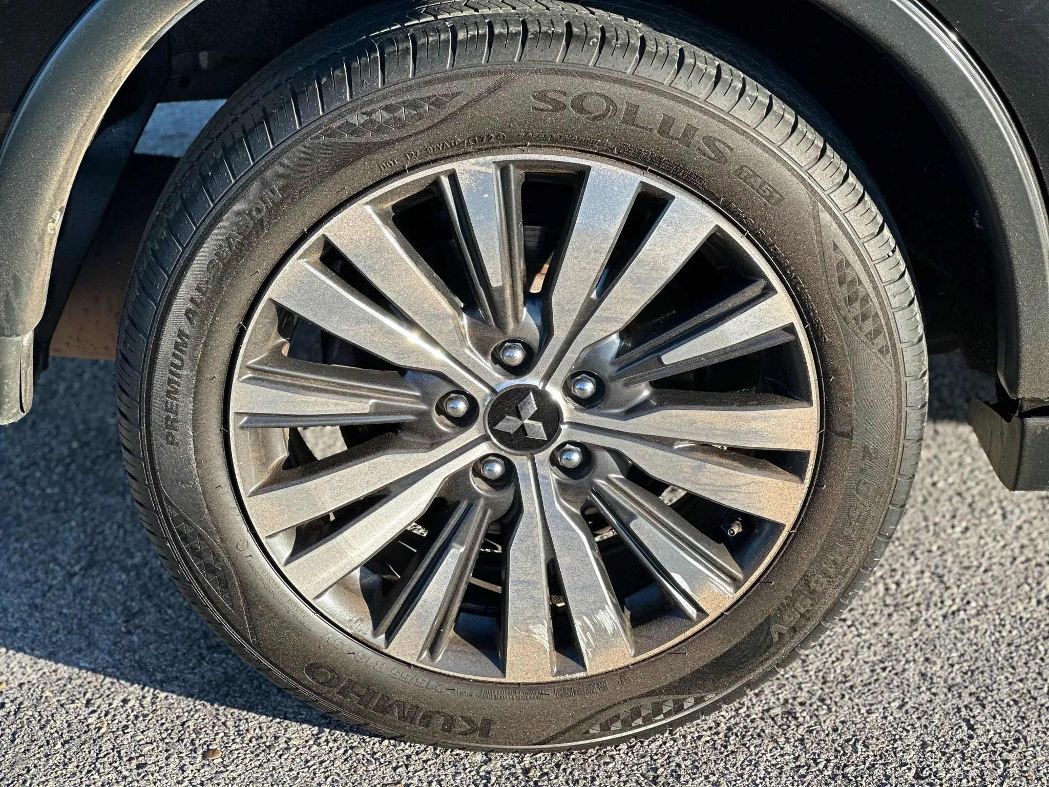 Used 2019 Mitsubishi Outlander SE image 27