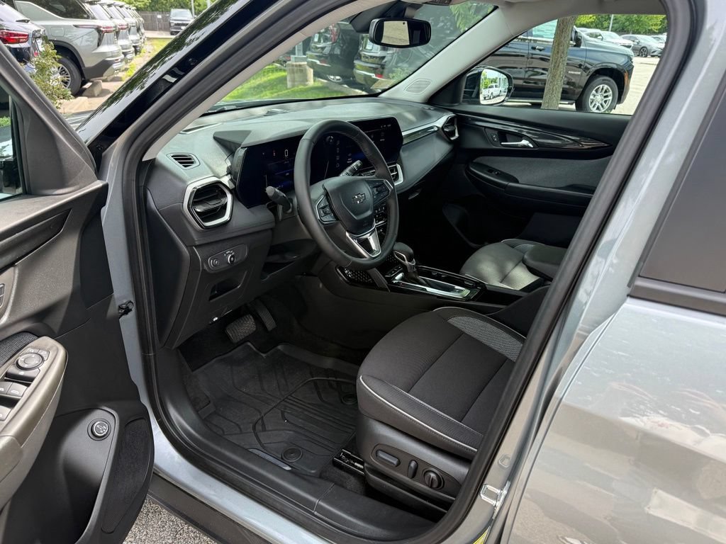 Used 2026 Chevrolet TrailBlazer LT w/ Convenience Package AWD/4WD image 12