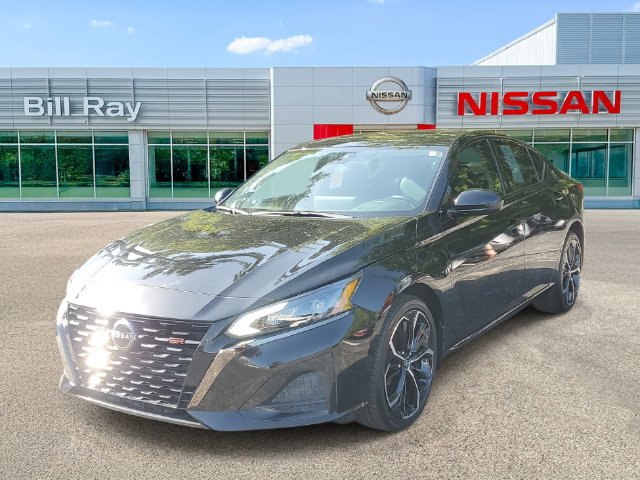 Certified 2023 Nissan Altima 2.5 SR w/ SR Premium Package AWD/4WD image 2