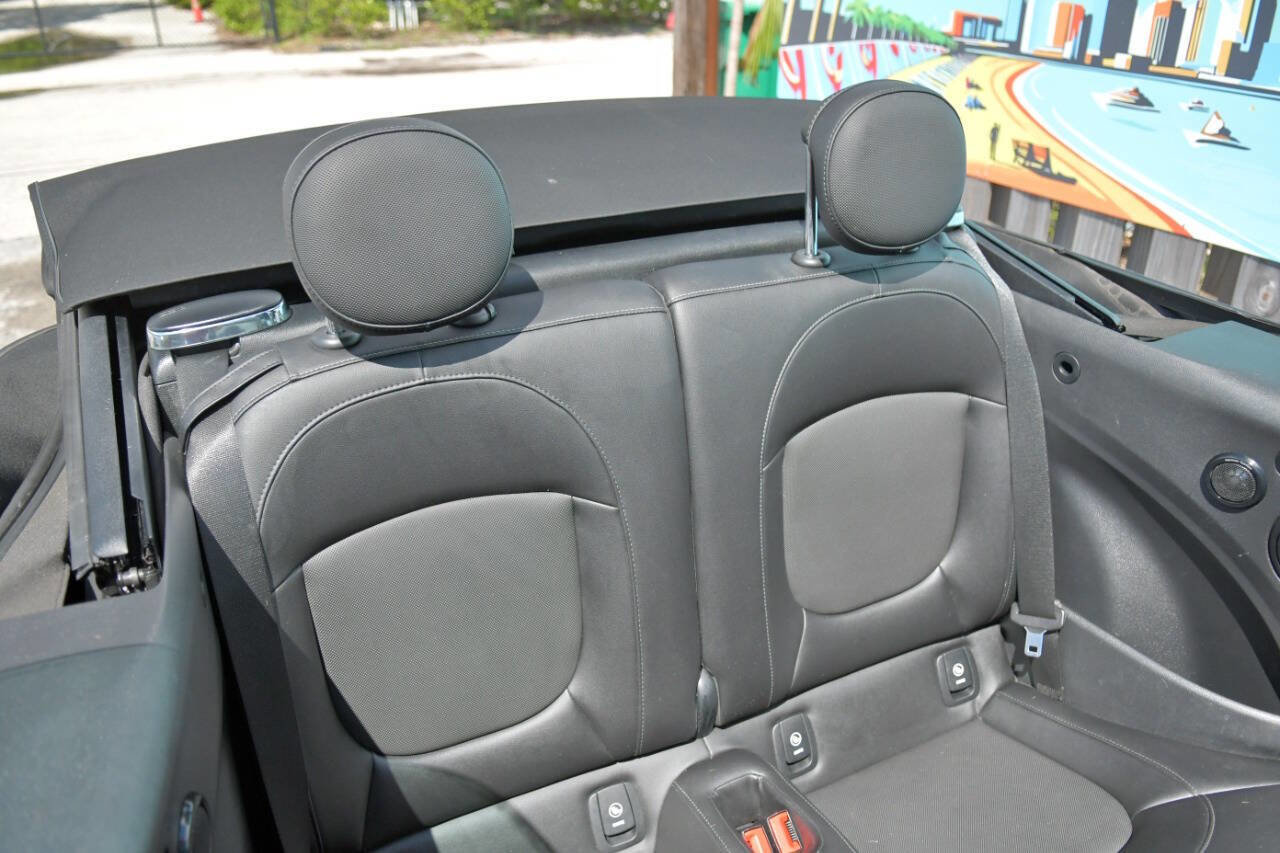 Used 2018 MINI Cooper Cooper 2dr Convertible image 38