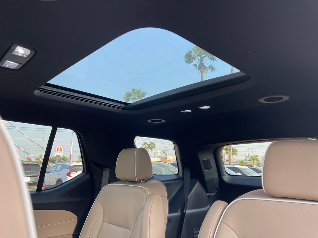 Used 2023 Chevrolet Traverse Premier image 22