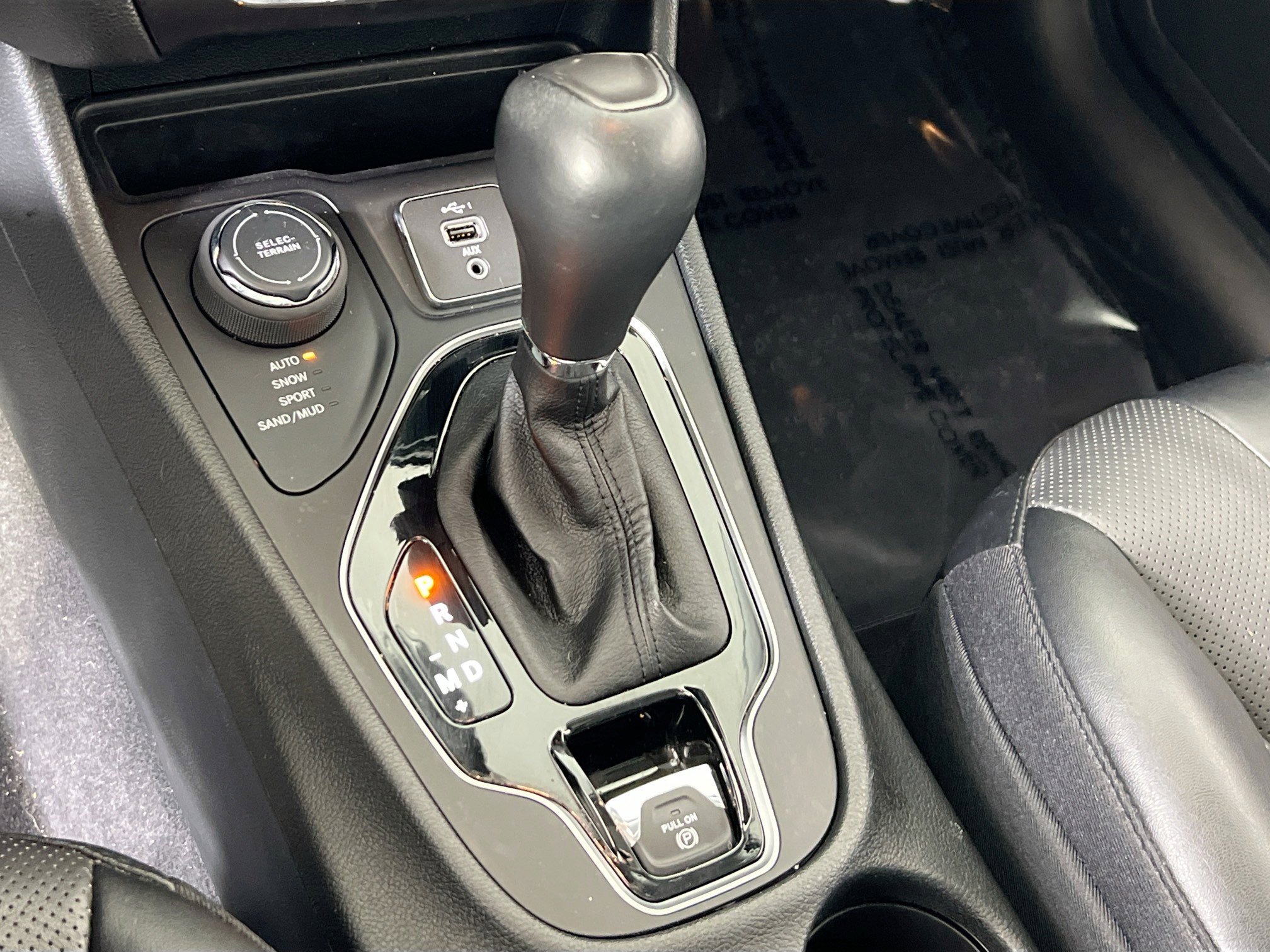 Used 2022 Jeep Cherokee Limited AWD/4WD image 16