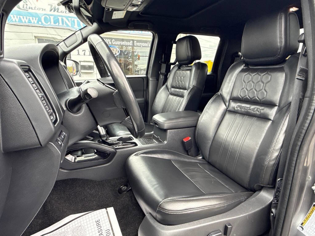 Used 2022 Nissan Frontier PRO-4X image 11