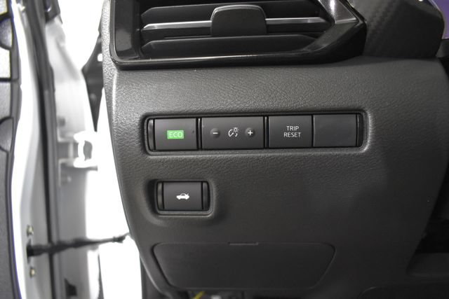 Certified 2025 Nissan Sentra SR w/ SR Premium Package FWD image 15
