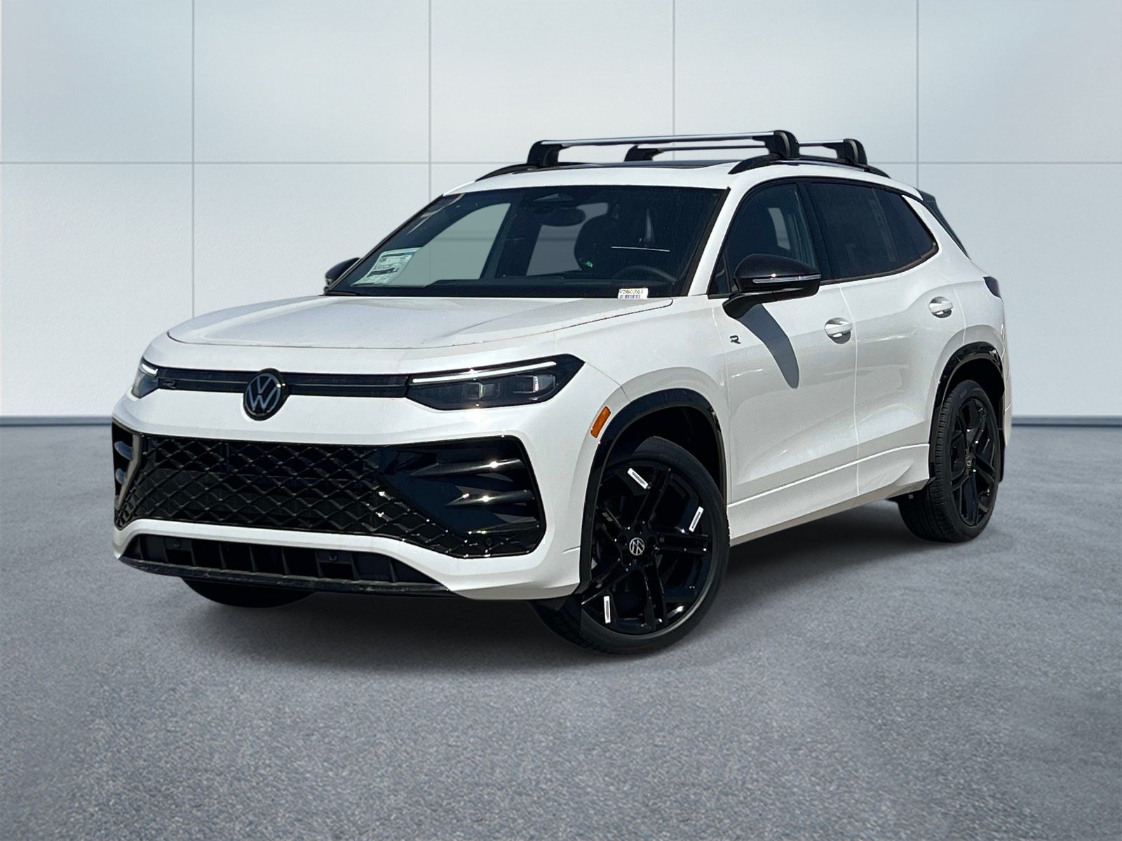 New 2026 Volkswagen Tiguan SE R-Line FWD image 1