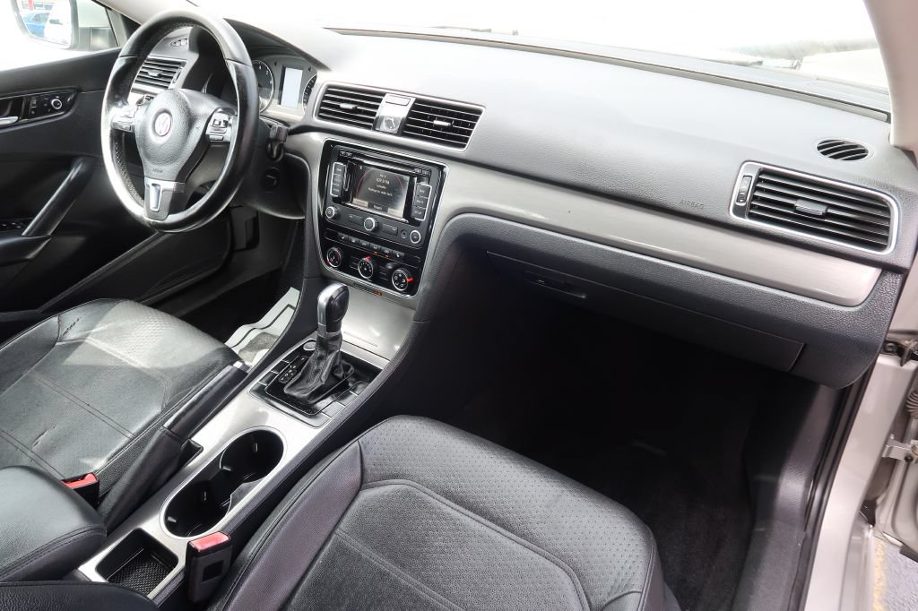 Used 2014 Volkswagen Passat 2.5 SE FWD image 10