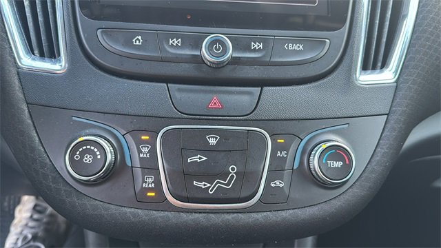 Used 2018 Chevrolet Malibu LT image 18