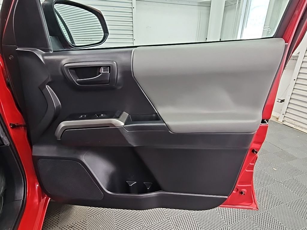 Used 2022 Toyota Tacoma SR5 image 33
