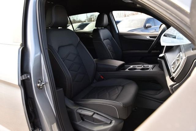 New 2026 Volkswagen Atlas Cross Sport SE image 19