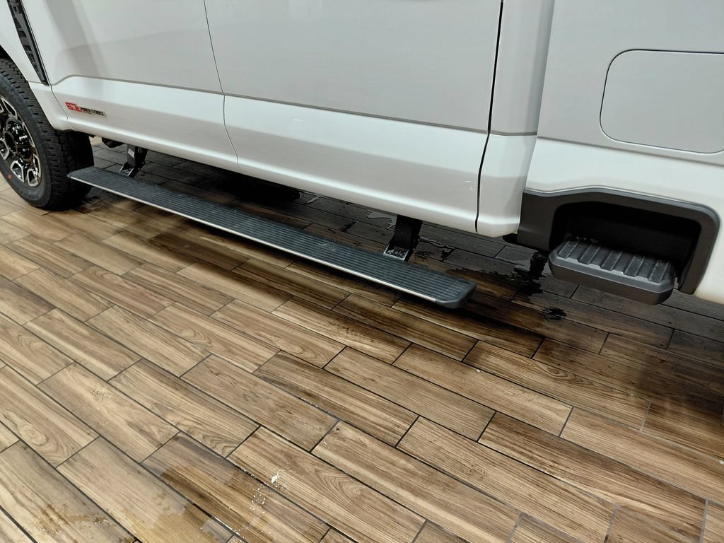 New 2026 Ford F350 Platinum w/ FX4 Off-Road Package AWD/4WD image 13