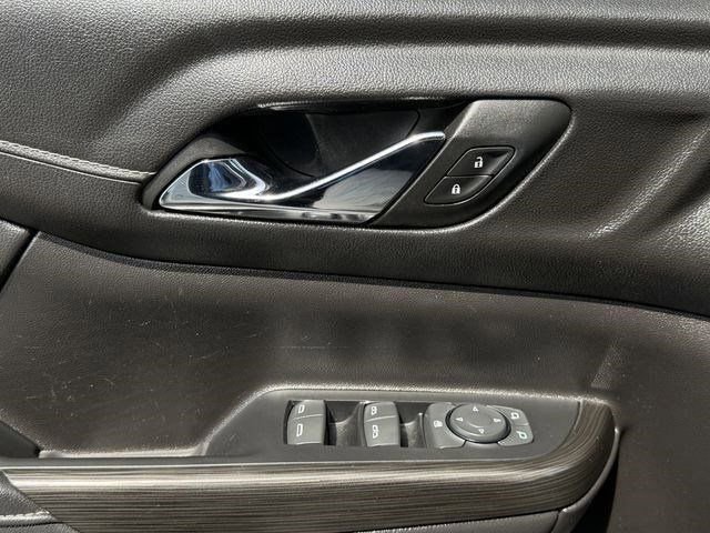 Used 2023 GMC Acadia SLT image 24