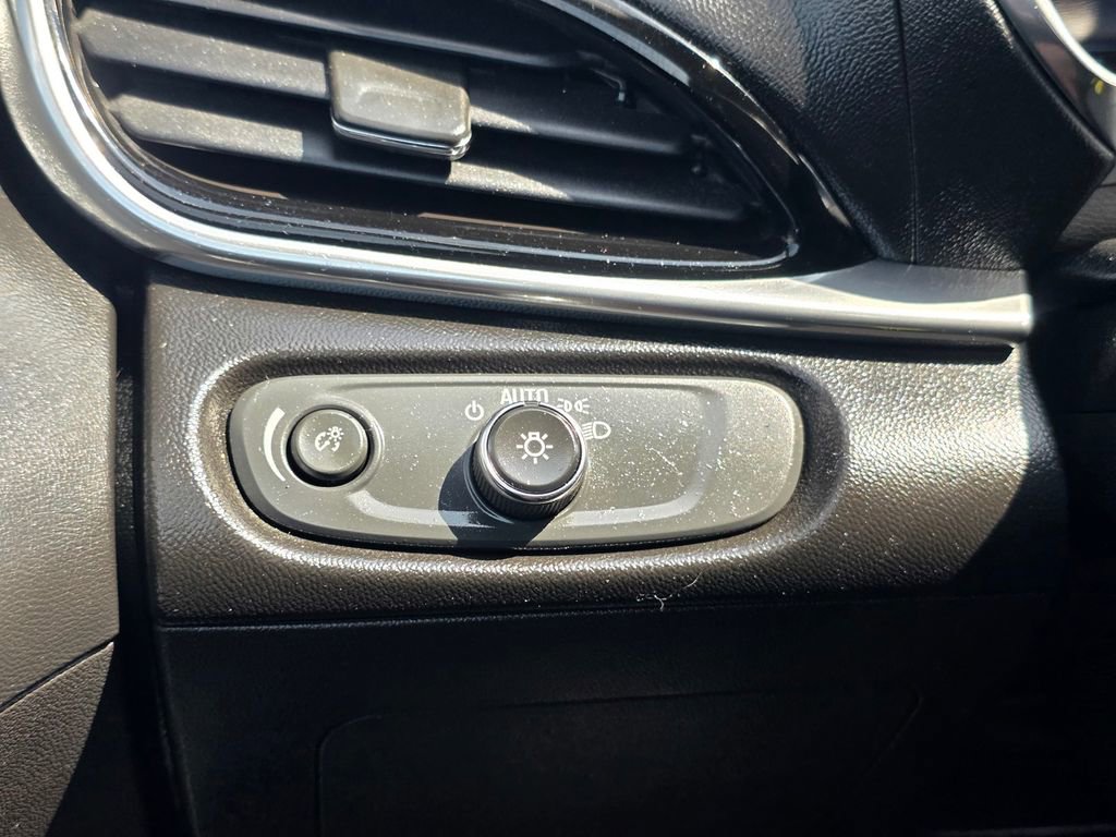 Used 2016 Chevrolet Volt Premier w/ Driver Confidence Package image 35