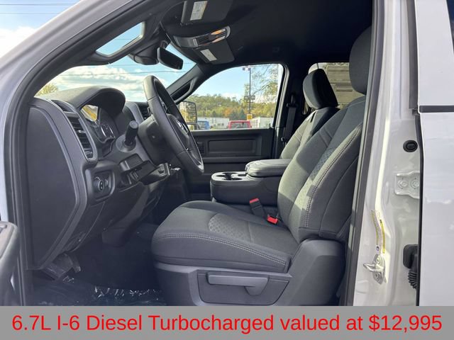 New 2026 RAM 3500 Tradesman AWD/4WD image 4
