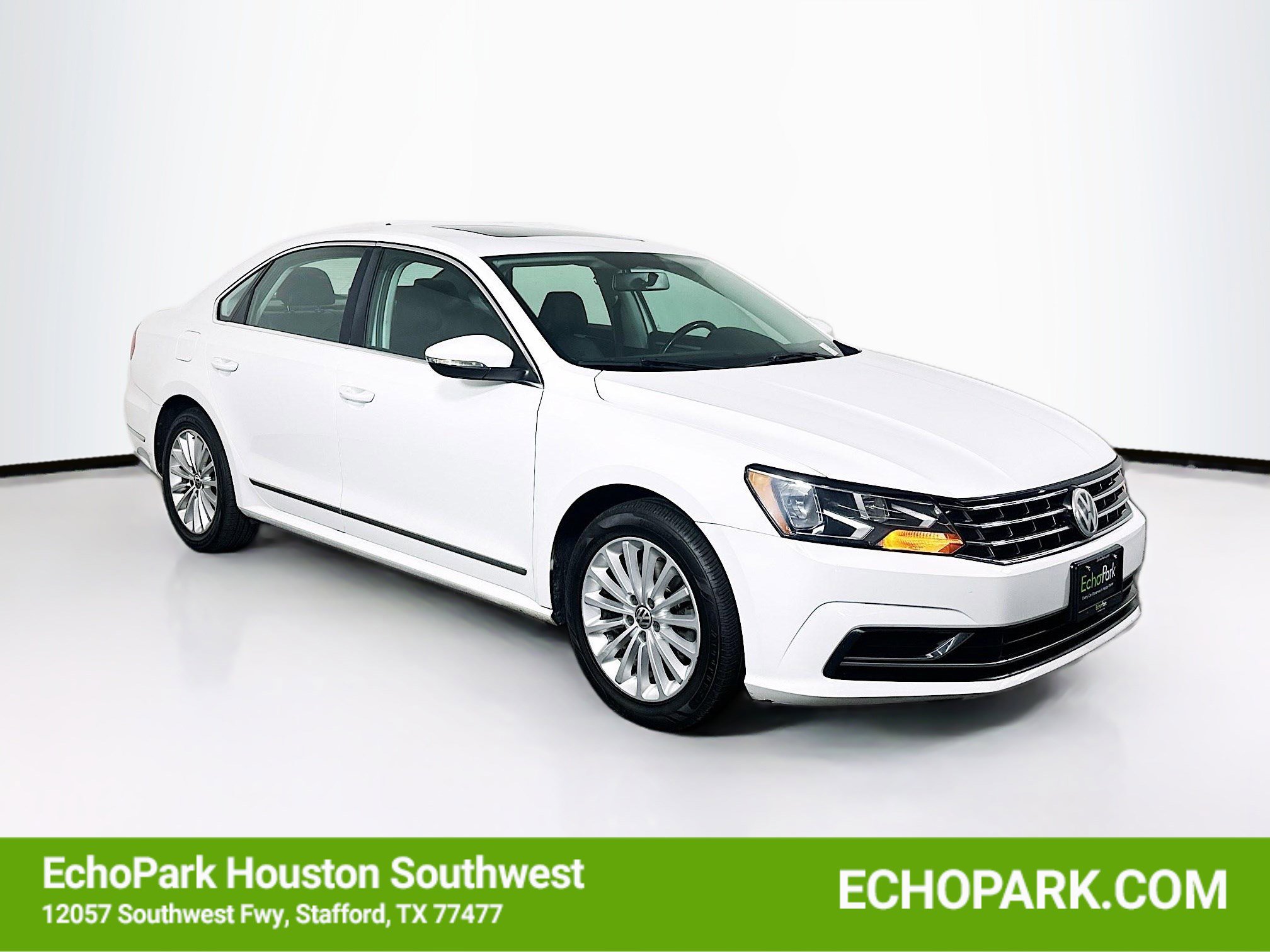 Used 2017 Volkswagen Passat 1.8T SE image 1