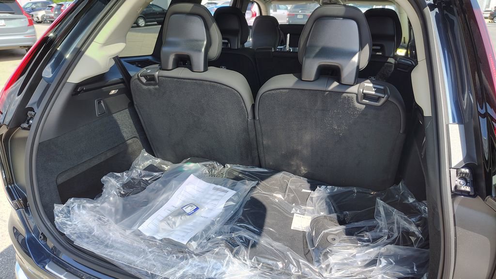 New 2026 Volvo XC90 B6 Plus w/ Protection Package Premier AWD/4WD image 40