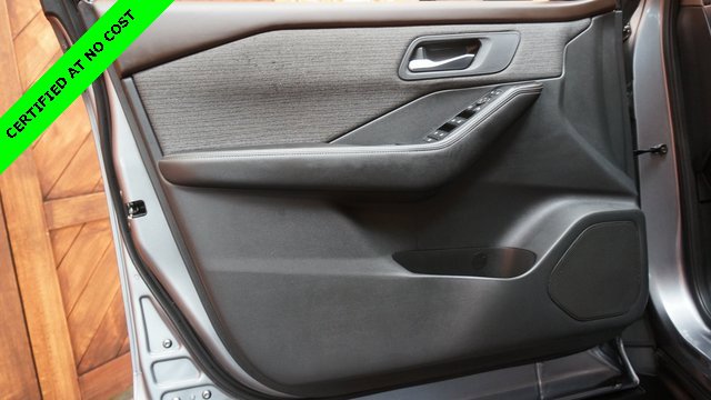 Used 2022 Nissan Rogue SV image 30