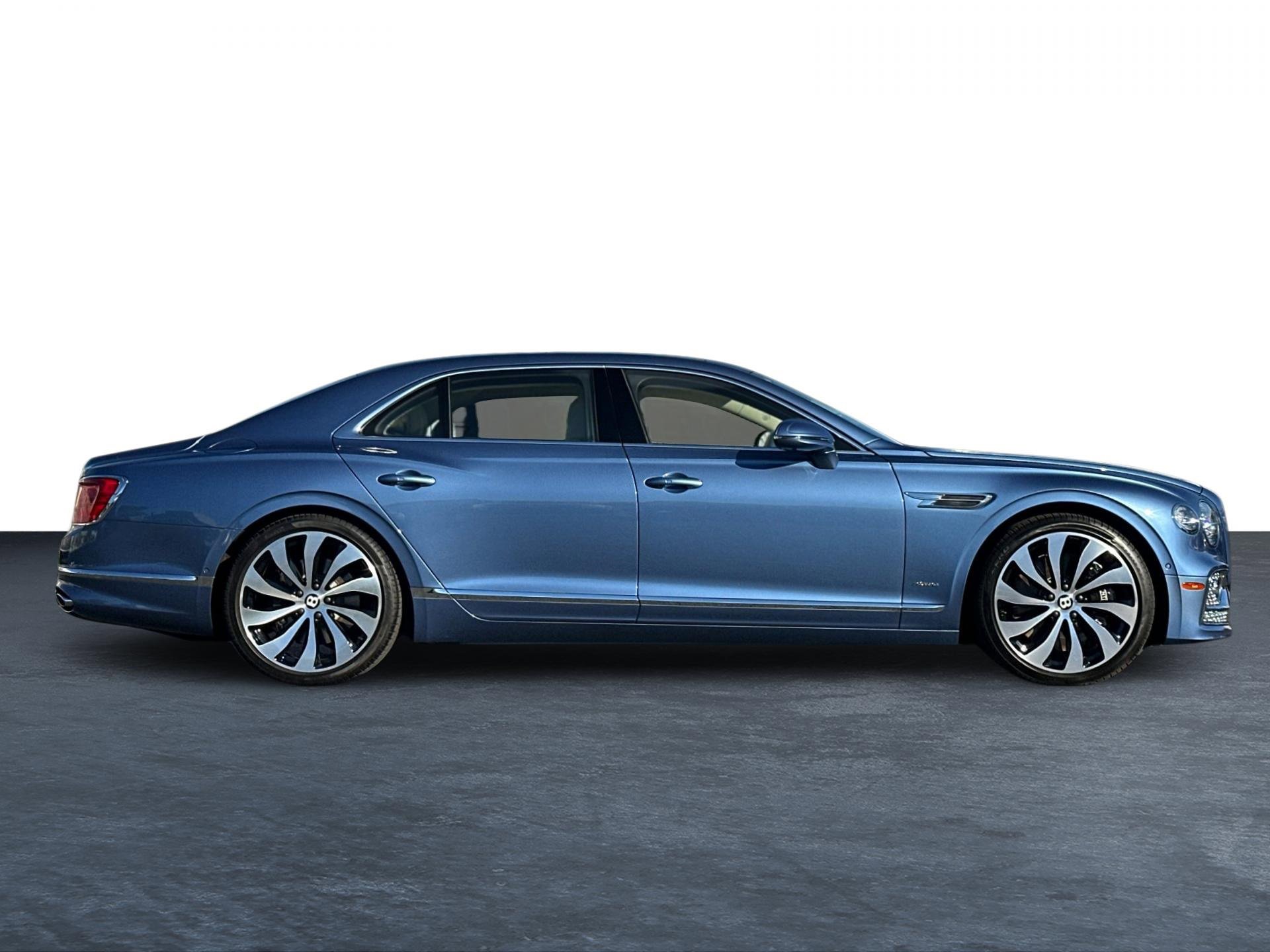 Used 2024 Bentley Flying Spur V8 image 5