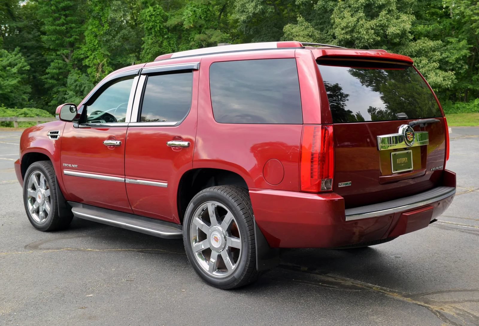 Used 2010 Cadillac Escalade Luxury AWD/4WD image 38