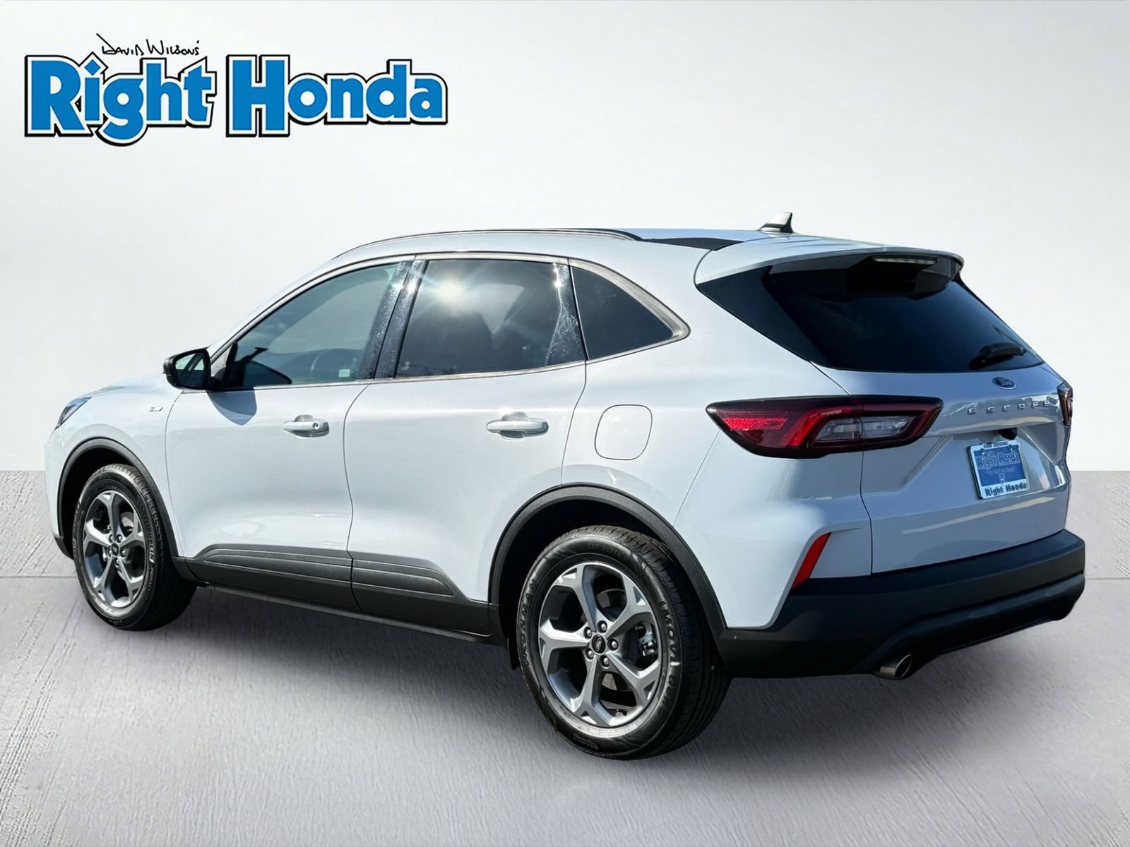 Used 2025 Ford Escape ST-Line FWD image 4