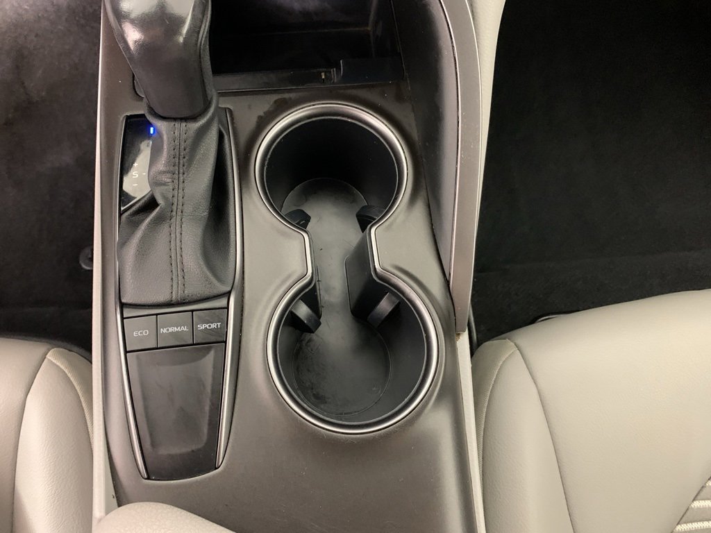 Used 2023 Toyota Camry SE image 13