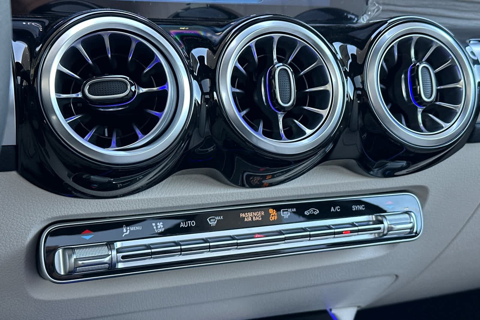 New 2026 Mercedes-Benz GLB 250 image 19