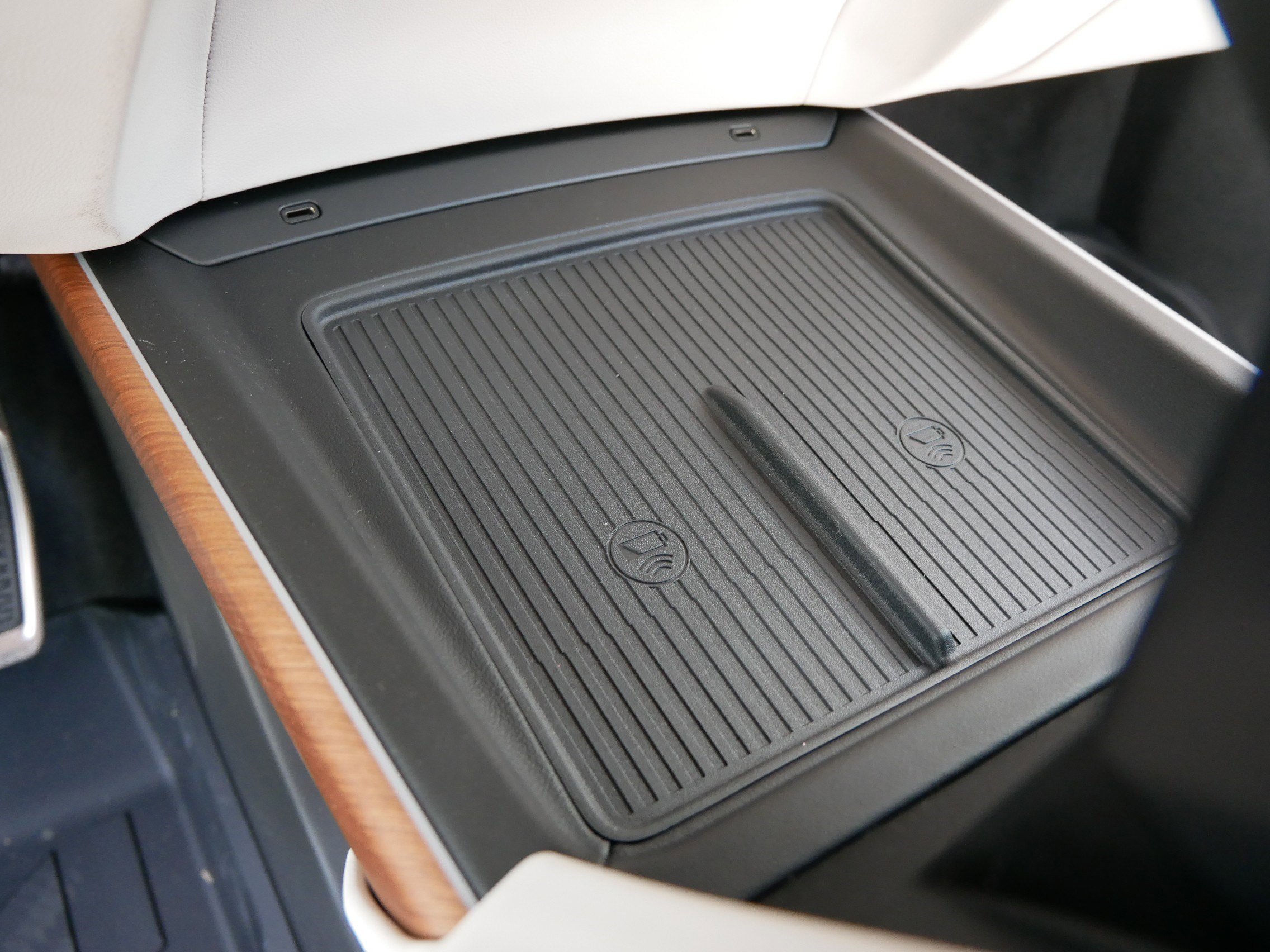 New 2026 Cadillac Vistiq Luxury w/ LPO, Floor Liner Package image 23