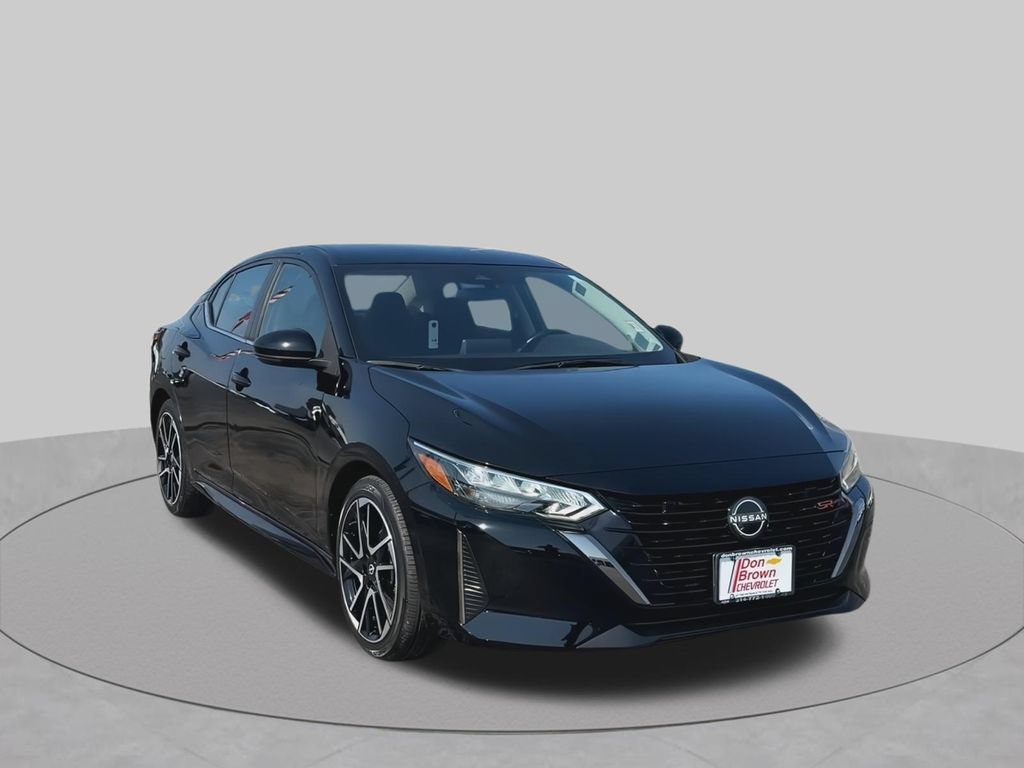 Used 2025 Nissan Sentra SR FWD image 3