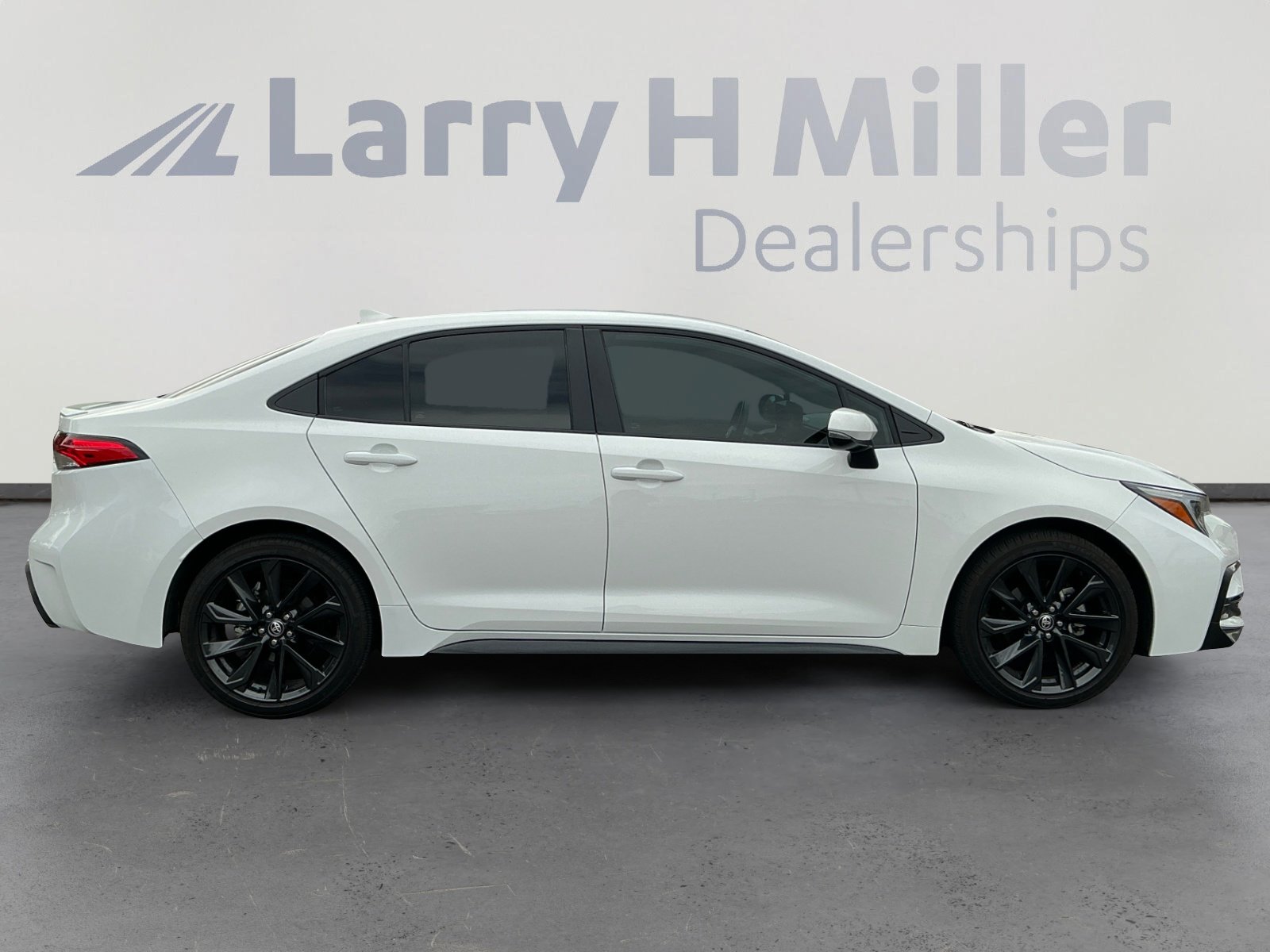 Certified 2025 Toyota Corolla SE w/ Convenience Package image 6