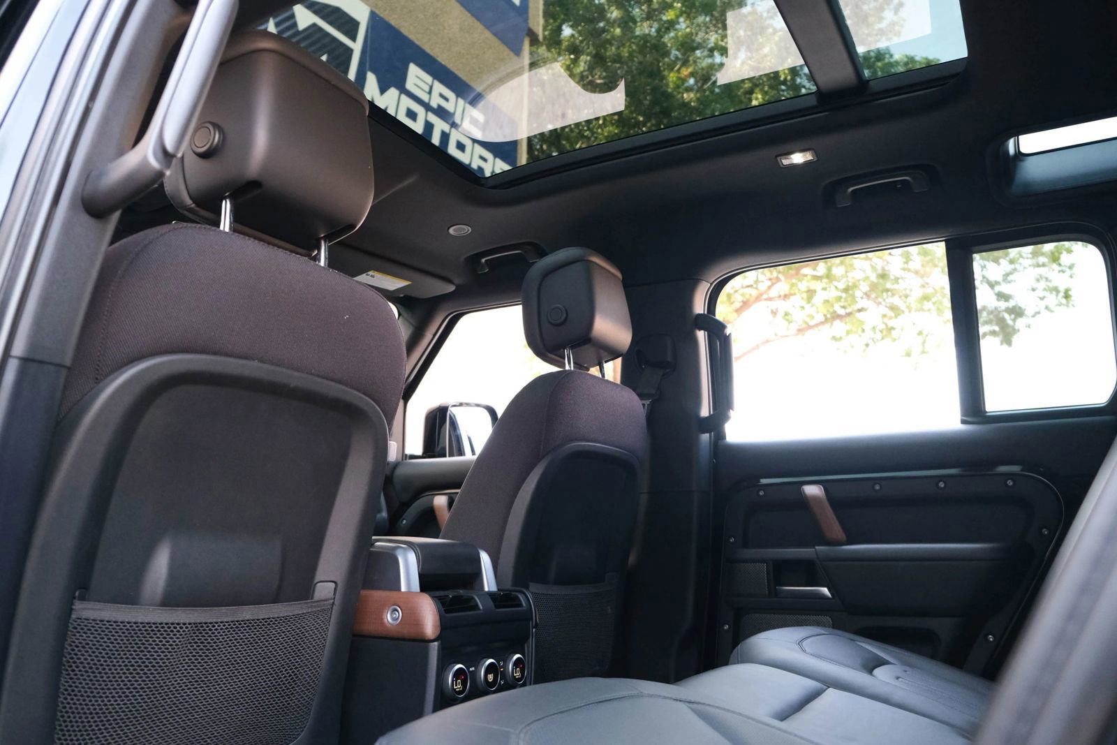 Used 2023 Land Rover Defender 110 X image 25