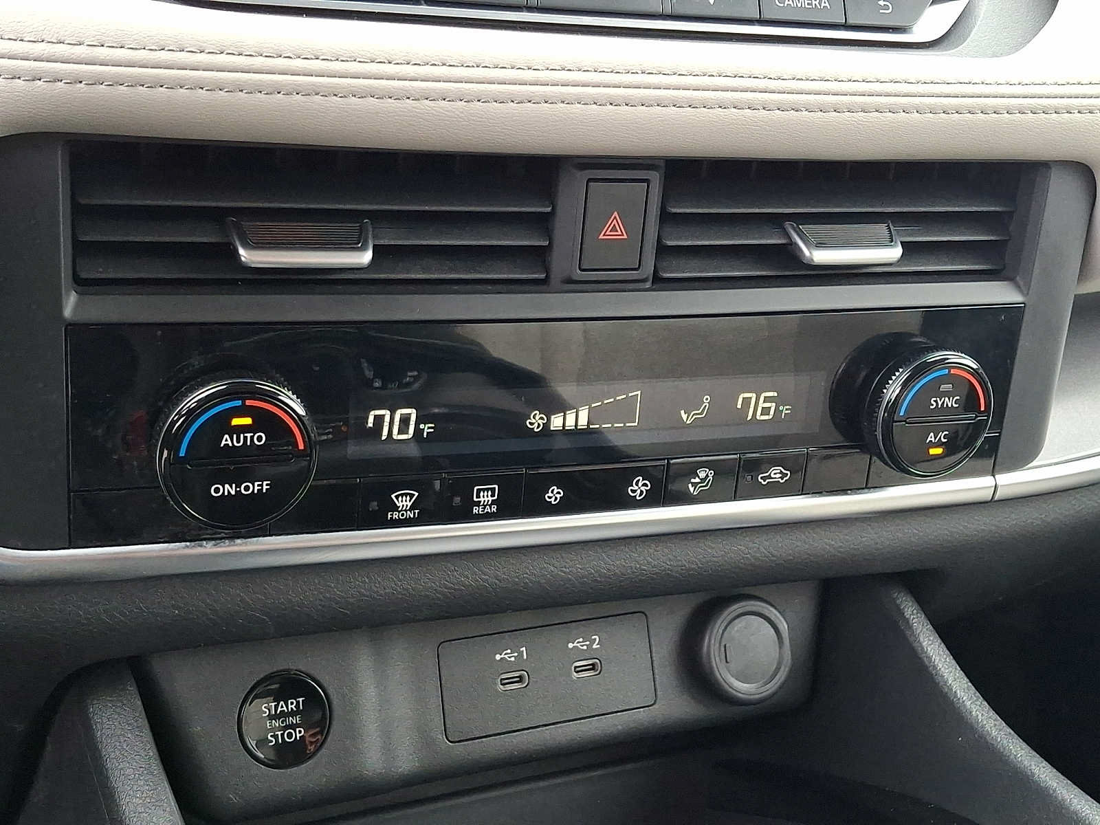 Used 2025 Nissan Rogue SV AWD/4WD image 16