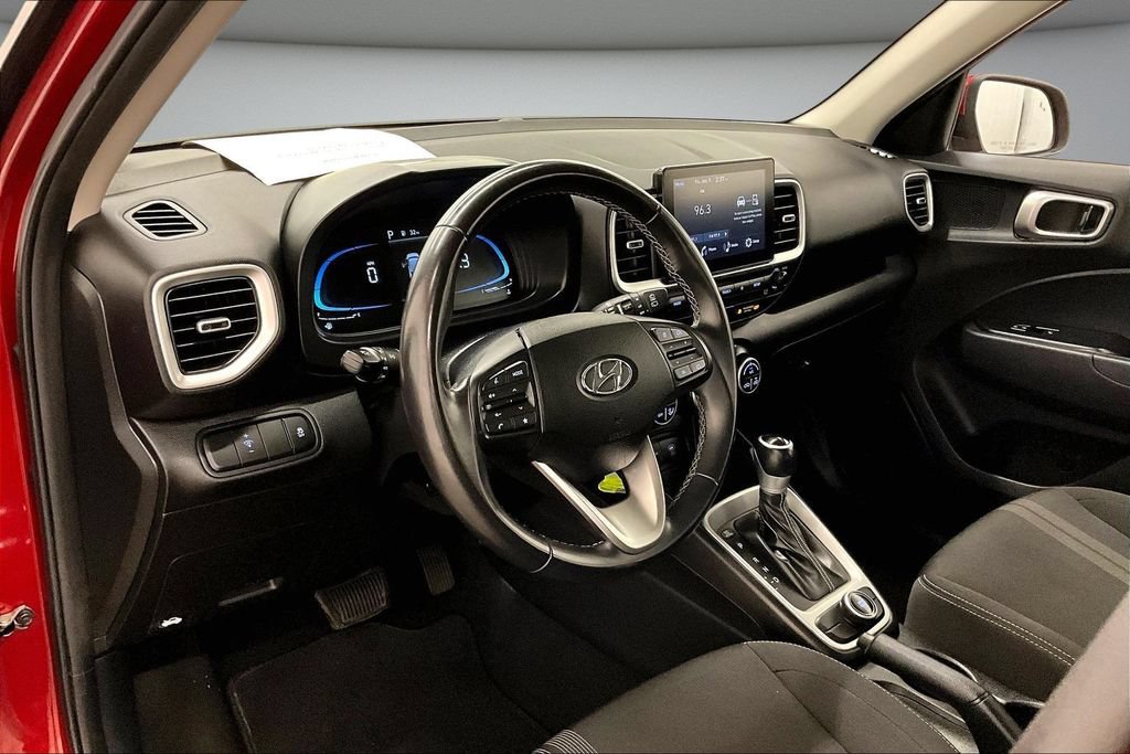 Used 2023 Hyundai Venue SEL FWD image 17