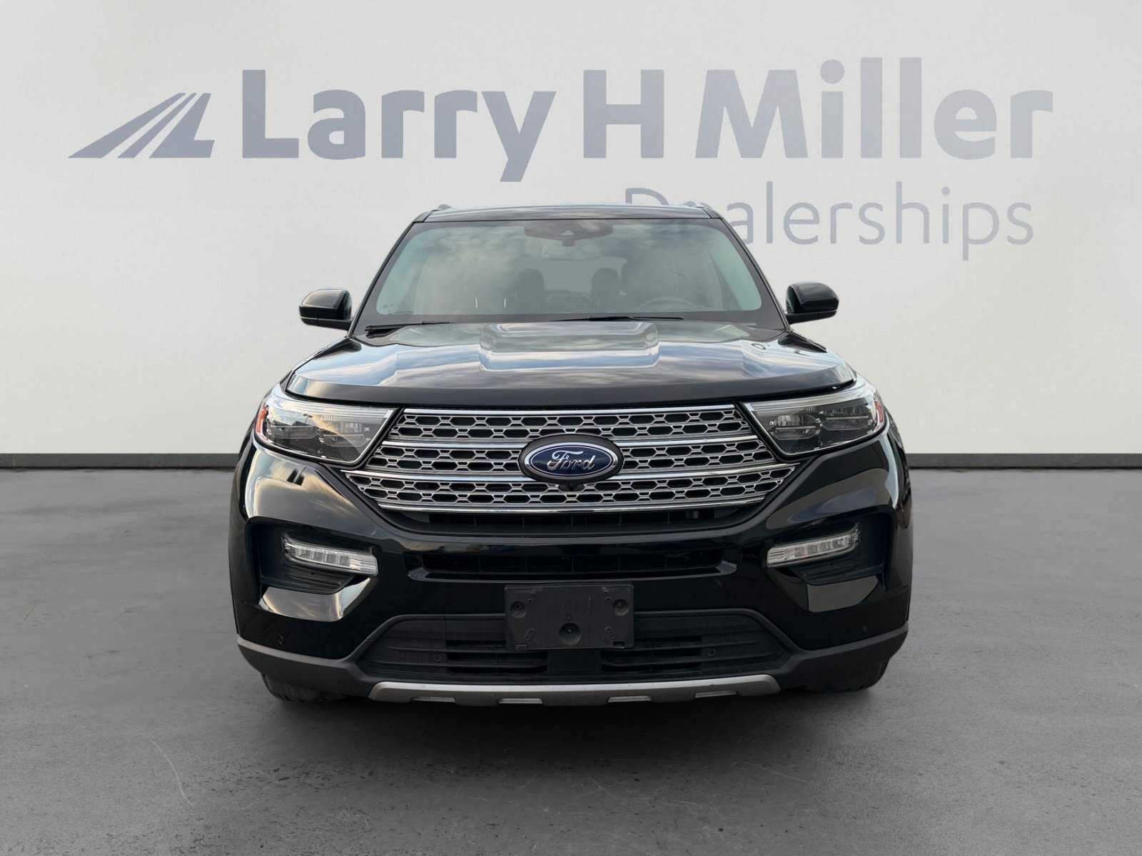 Used 2023 Ford Explorer Limited AWD/4WD image 8