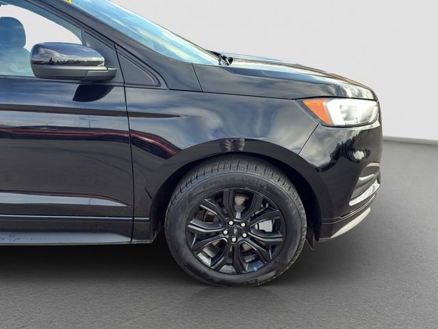 Used 2024 Ford Edge SE w/ Black Appearance Package image 11