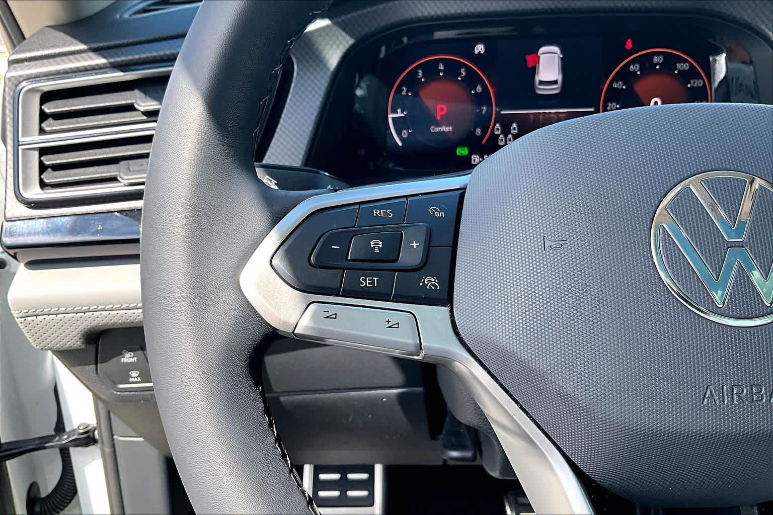 Used 2024 Volkswagen Atlas Peak Edition SEL AWD/4WD image 22