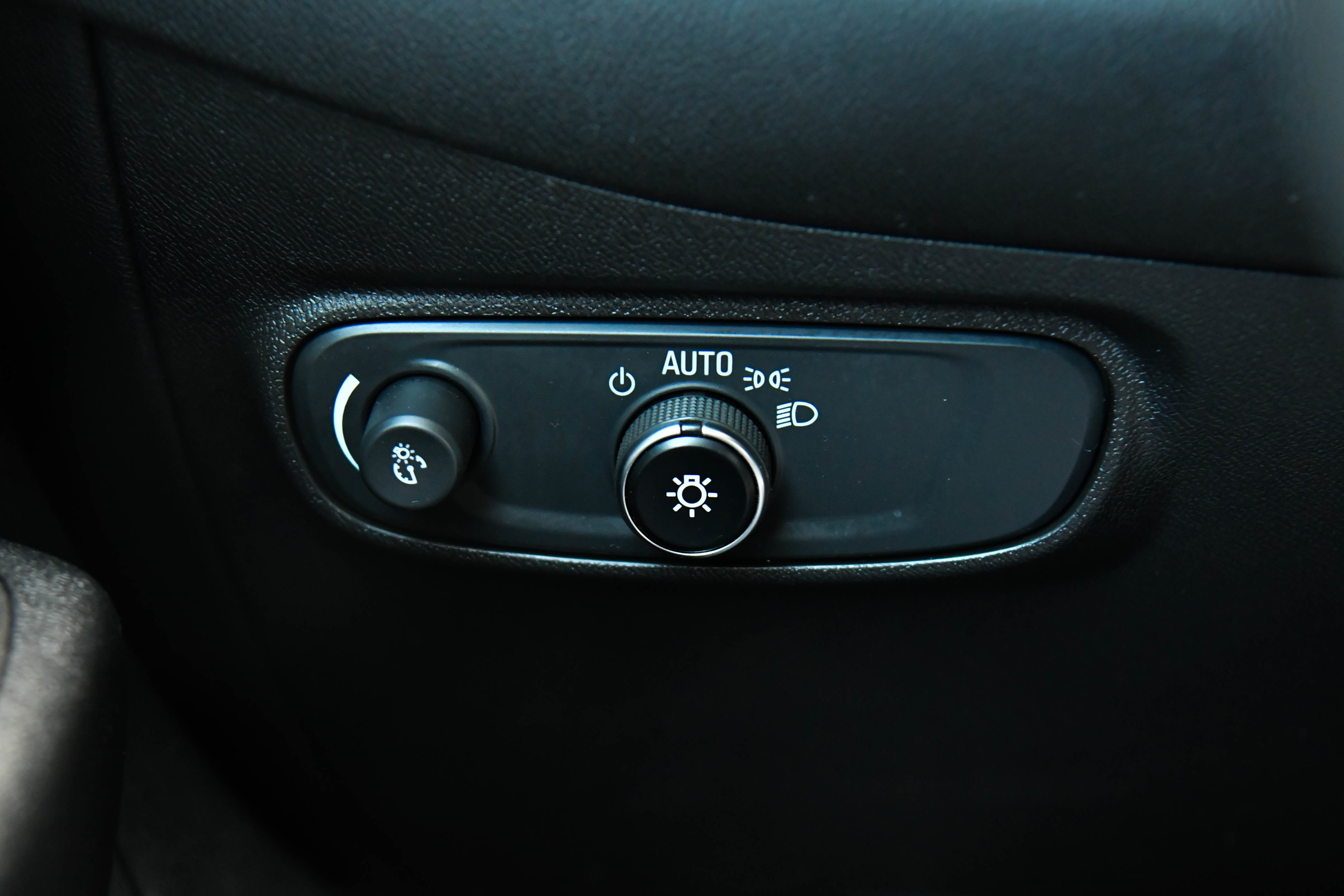 Used 2020 Chevrolet Equinox LT AWD/4WD image 30