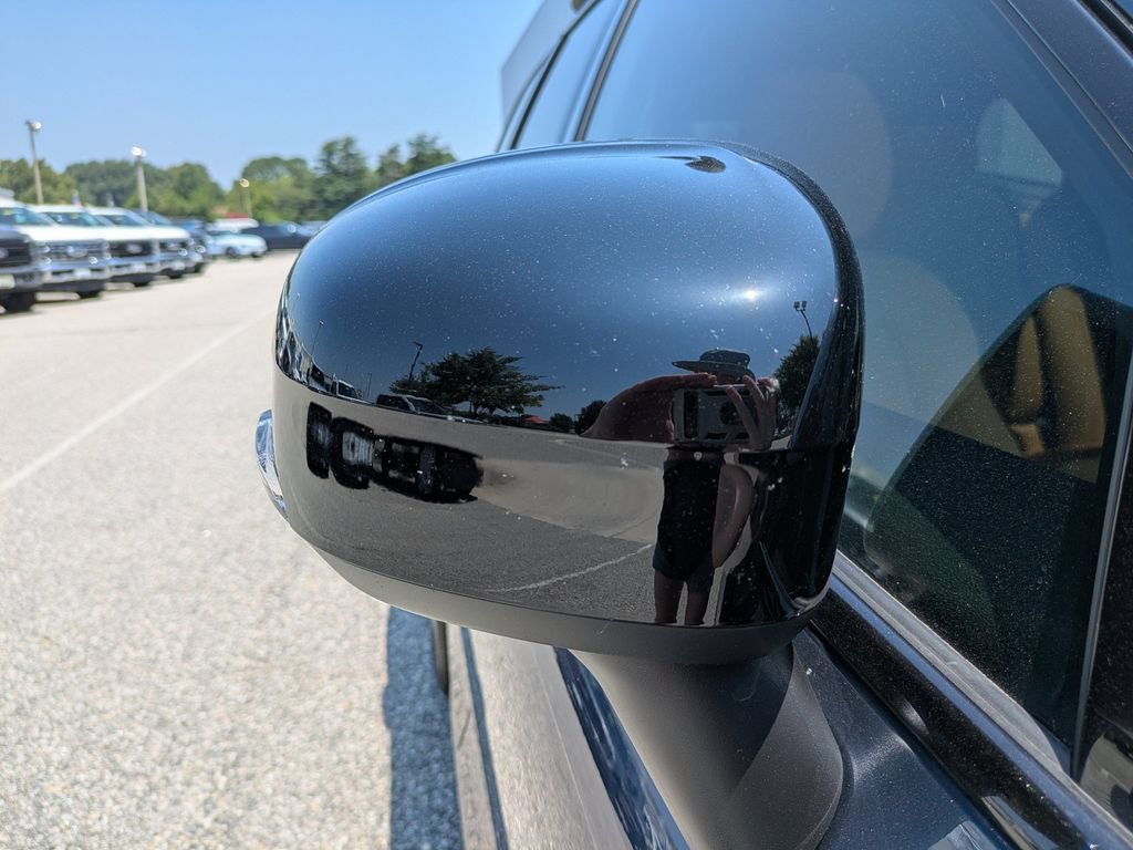 Certified 2024 Volvo XC60 B5 Ultimate w/ Protection Package Premier AWD/4WD image 12