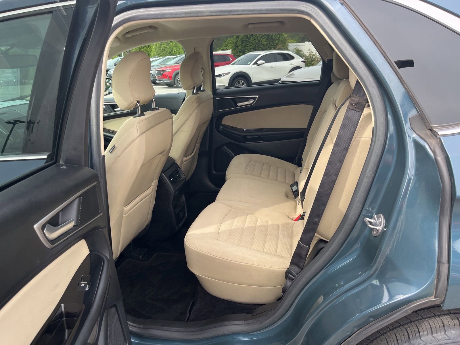 Used 2016 Ford Edge SEL FWD image 25