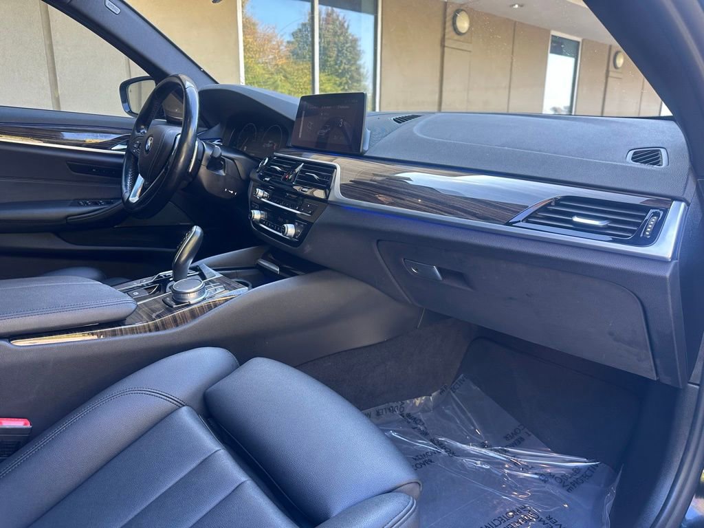 Used 2019 BMW 530i xDrive w/ Dynamic Handling Package image 17