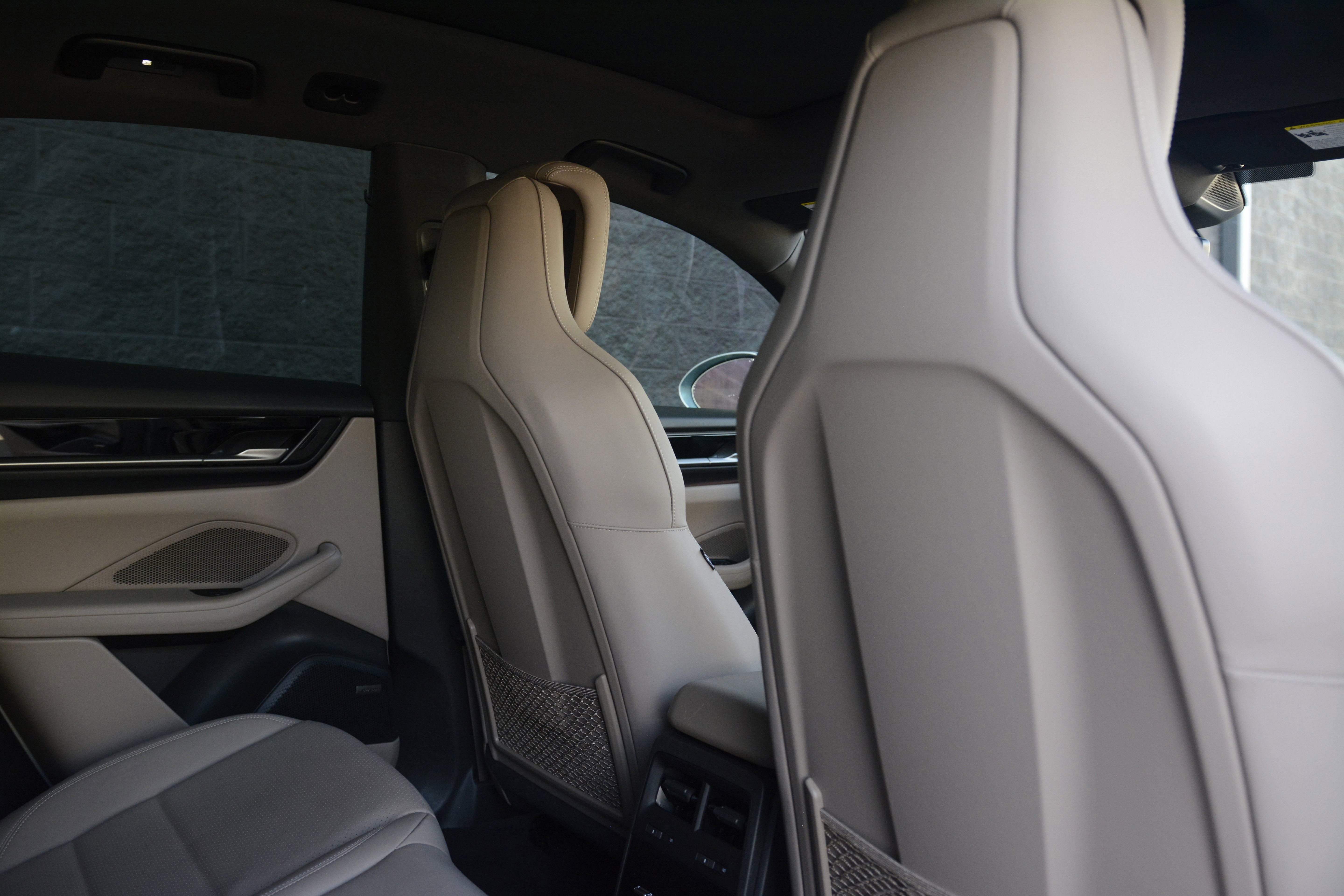 Certified 2025 Porsche Macan 4 Electric image 31