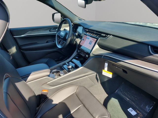 New 2025 Jeep Grand Cherokee Limited w/ Trailer Tow Package image 26