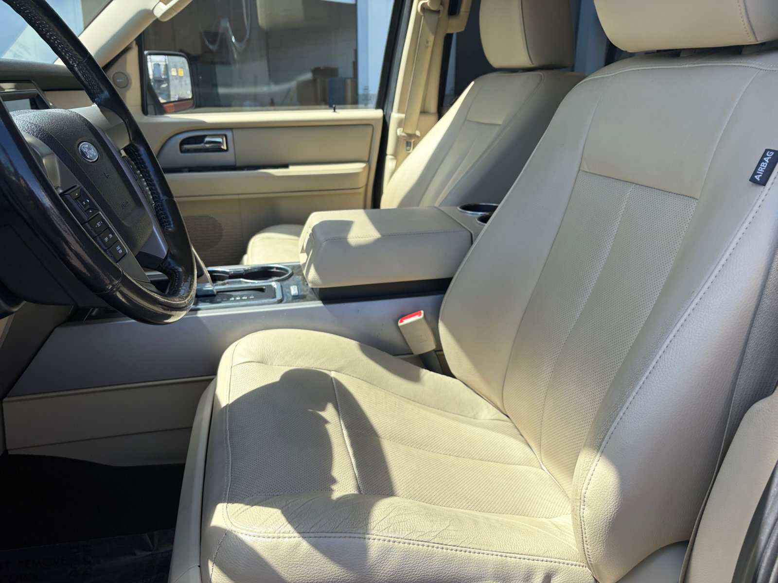 Used 2017 Ford Expedition Limited w/ Equipment Group 301A AWD/4WD image 14