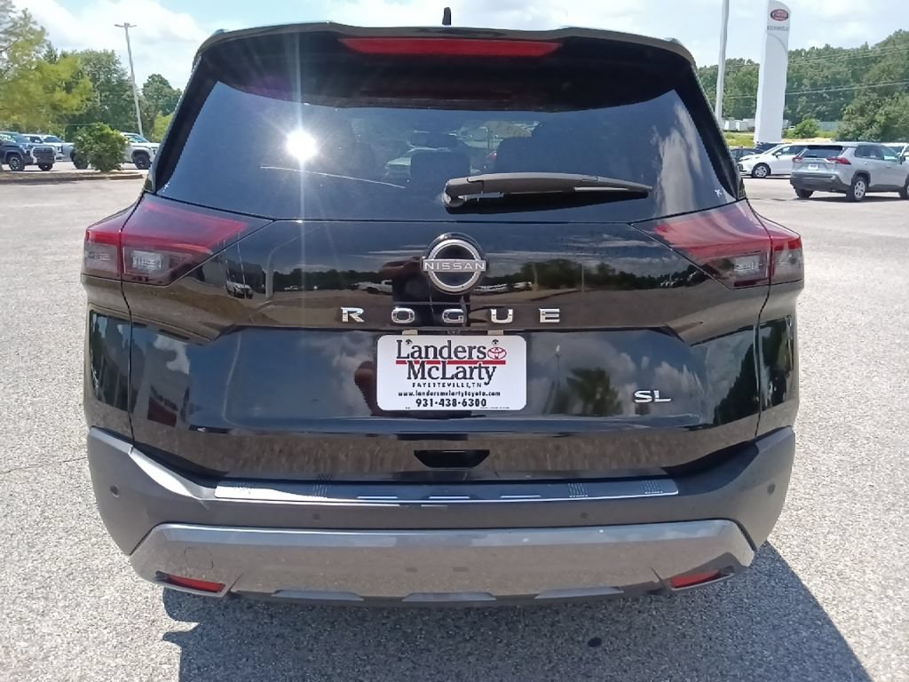 Used 2023 Nissan Rogue SL FWD image 4
