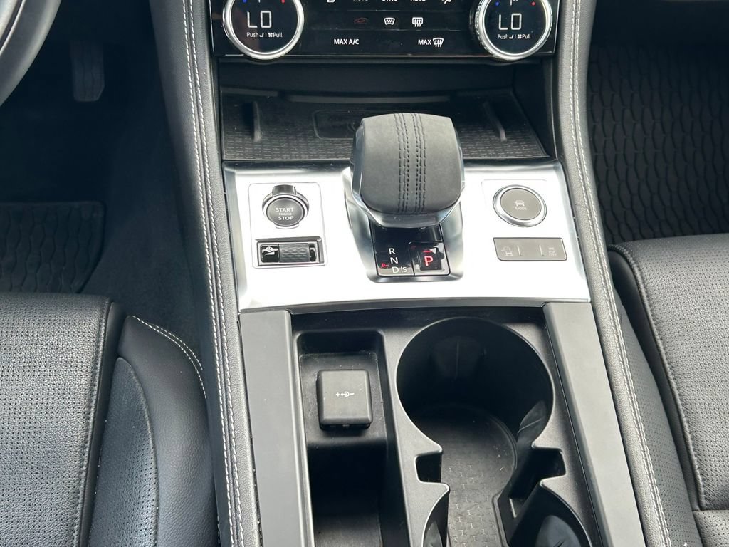 Used 2024 Jaguar F-PACE R-Dynamic S AWD/4WD image 19